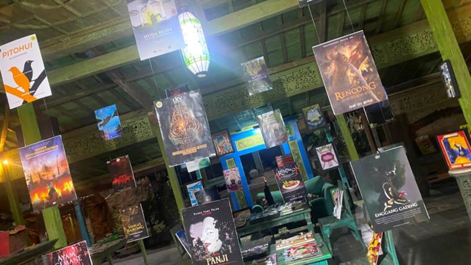 DKV UNIKU HADIRKAN KARYA KOMUNIKASI VISUAL SEBAGAI MEDIA LITERASI DI FSBL CIREMAI 2026