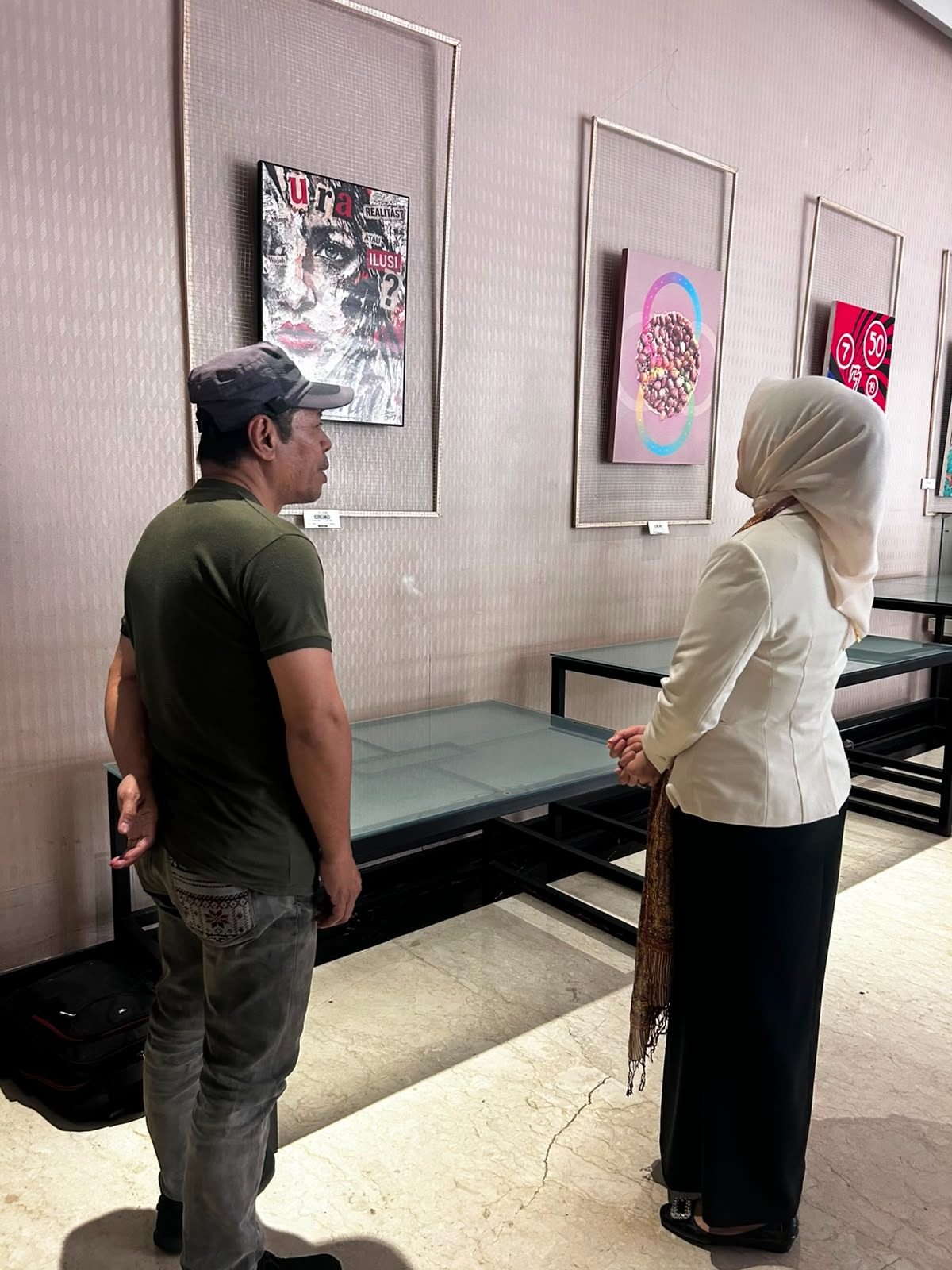 Read more about the article DUA DOSEN DKV UNIKU PAMERKAN KARYA PADA PAMERAN SENI NASIONAL “PERTEMUAN RUANG WAKTU” DI DE PAVILJOEN BANDUNG